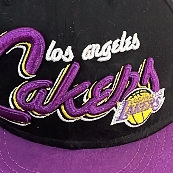 Los Angeles Lakers size adjustable - Picture 12 of 12
